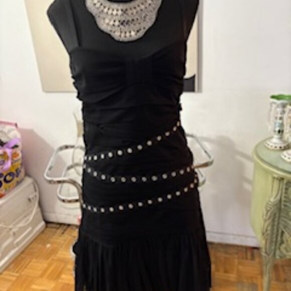 Black dress with tulle hem and snap embellishments - Picture 1 of 8